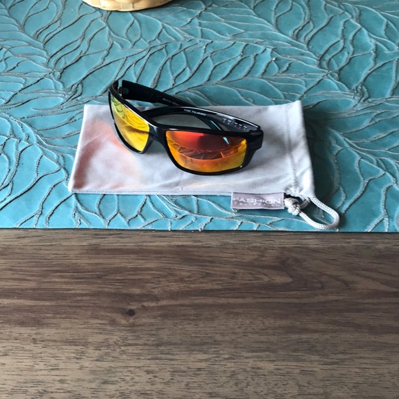 Be One Polarized Sunglasses - Picture 1 of 8